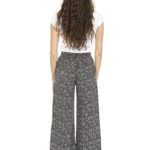 ぽっちゃり ワイドパンツ 着こなし